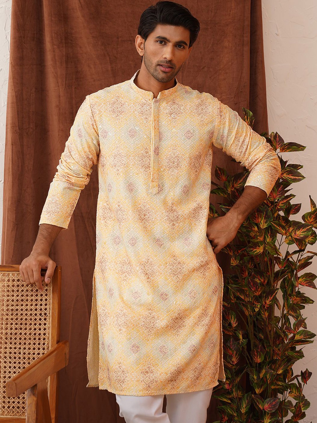 

Jompers Men Geometric Embroidered Sequinned Kurta, Yellow