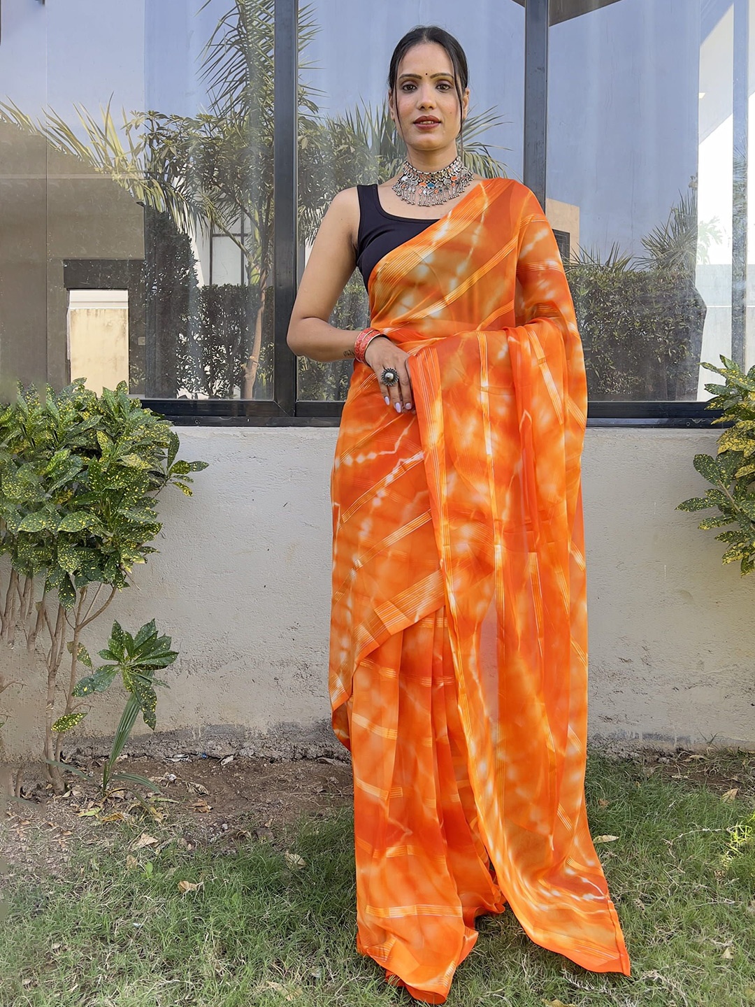 

KAYOMMI Tie and Dye Pure Georgette Ready to Wear Saree, Orange