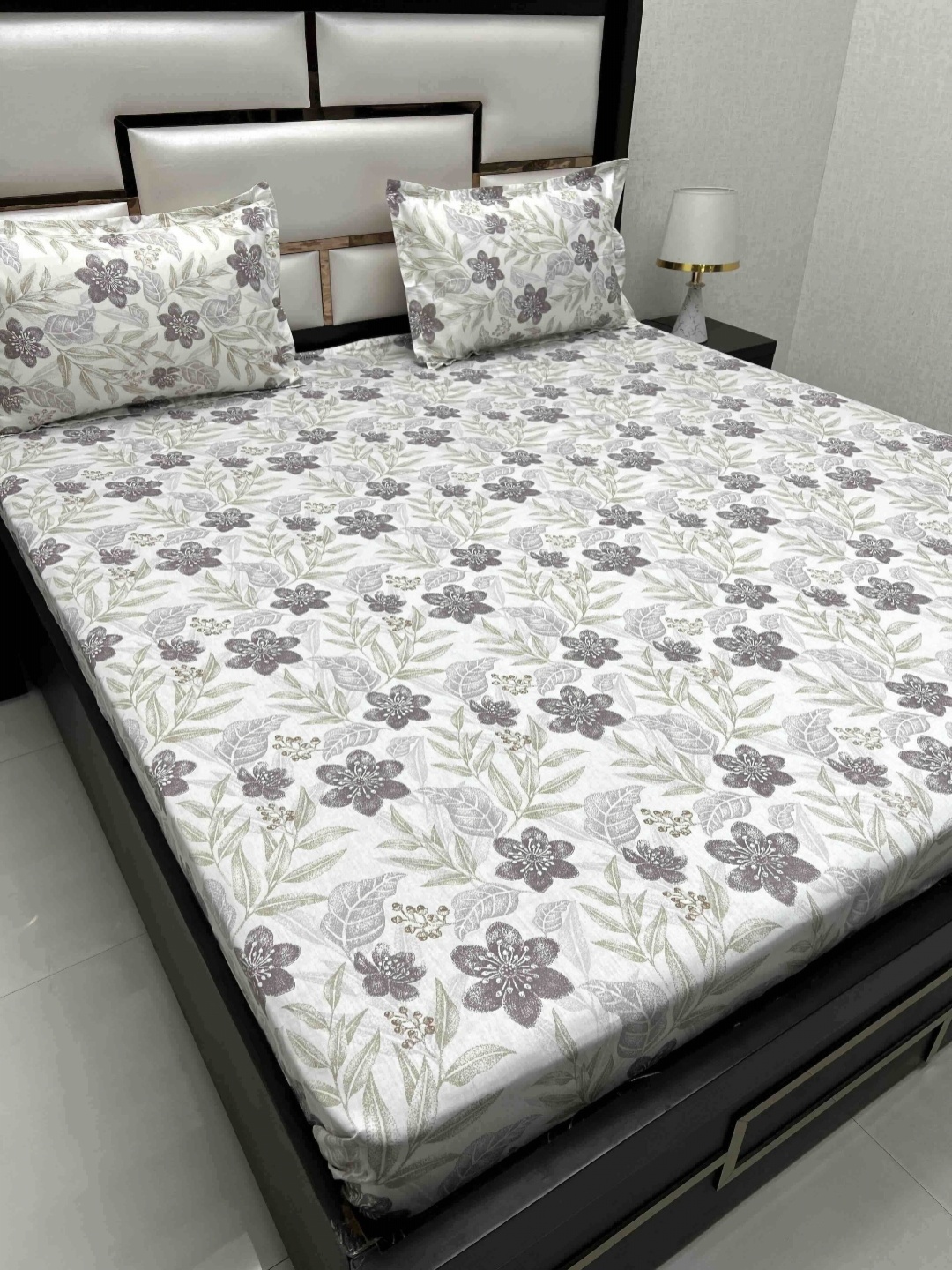 

Pure Decor Royal Velar White Floral 400 TC King Pure Cotton Bedsheet Set- 2.7 M x 2.7 M