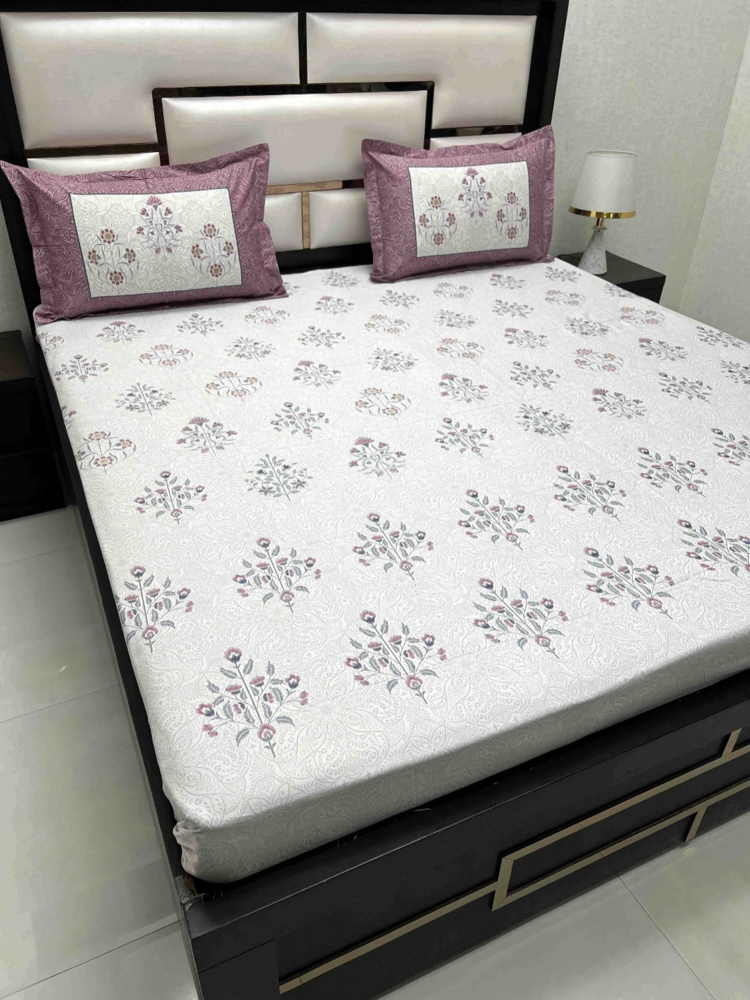 

Pure Decor Maroon & White Floral 260 TC King Bedsheet with 2 Pillow Covers