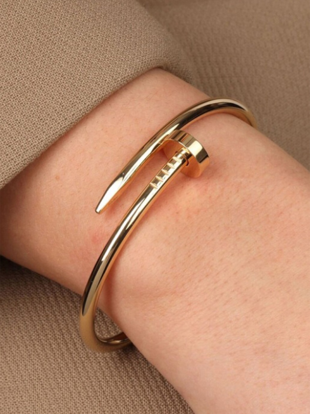 

SUBHAGALANKAR Women Gold-Plated Kada Bracelet