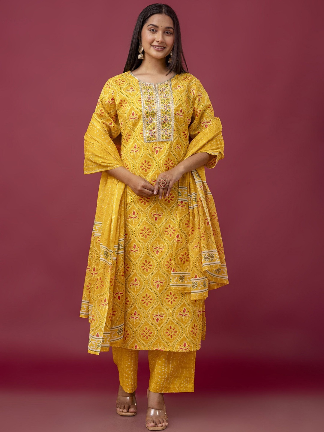 

VASVI Women Bandhani Printed Regular Pure Cotton Kurta with Trousers & With Dupatta, Yellow