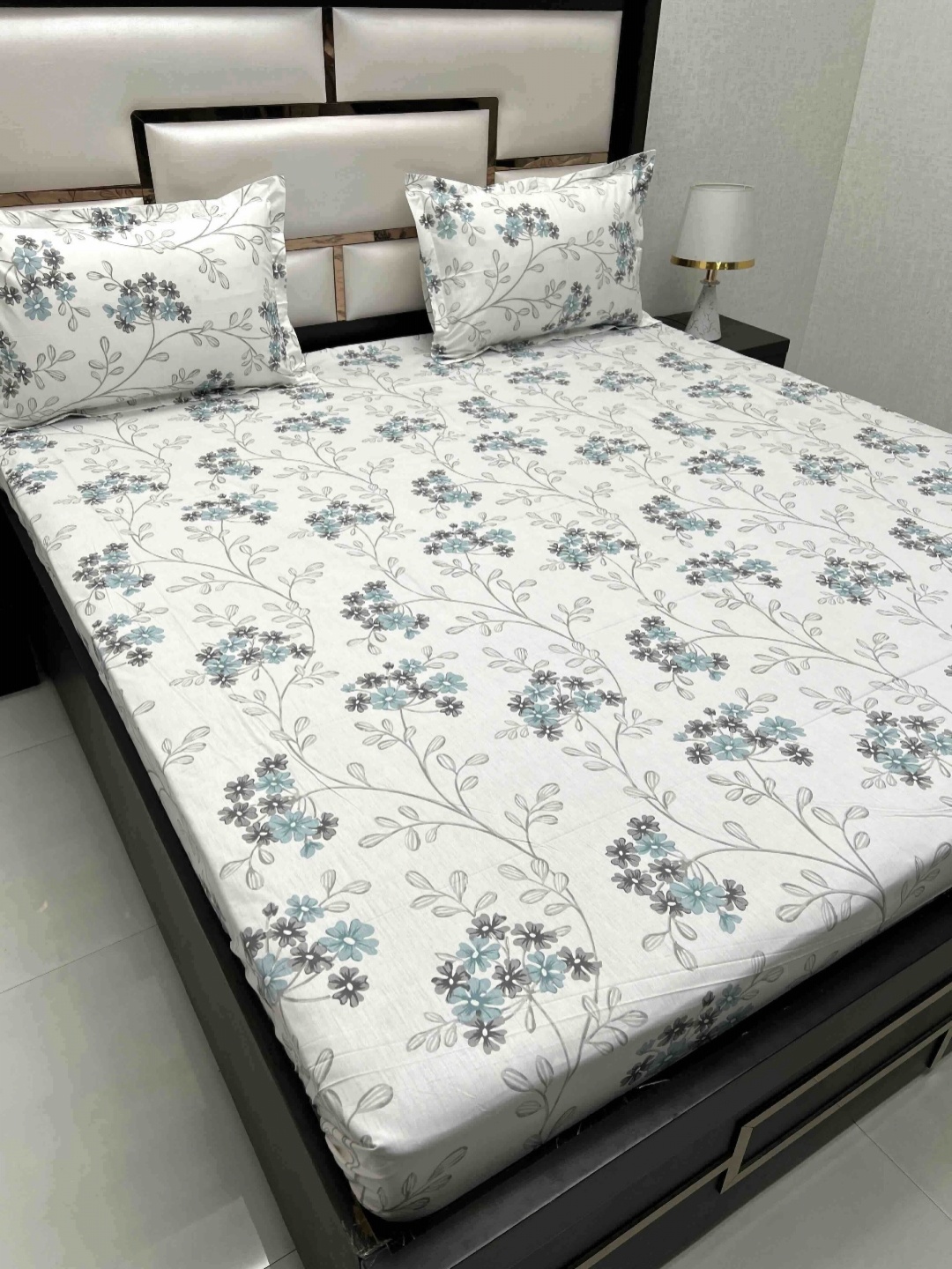 

Pure Decor White Floral Printed 380 TC Pure Cotton King Bedsheet Set 2.73 m x 2.76 m