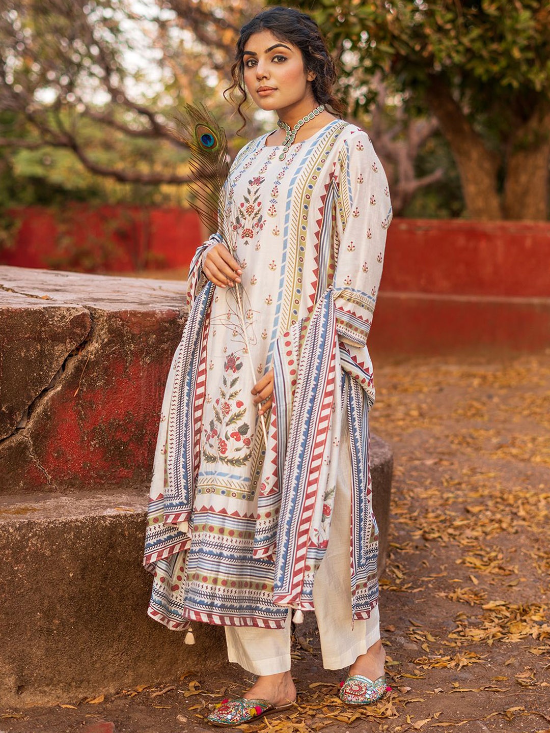 

EARTH O FAB Printed Regular Chanderi Silk Straight Kurta with Palazzos & Dupatta, Off white