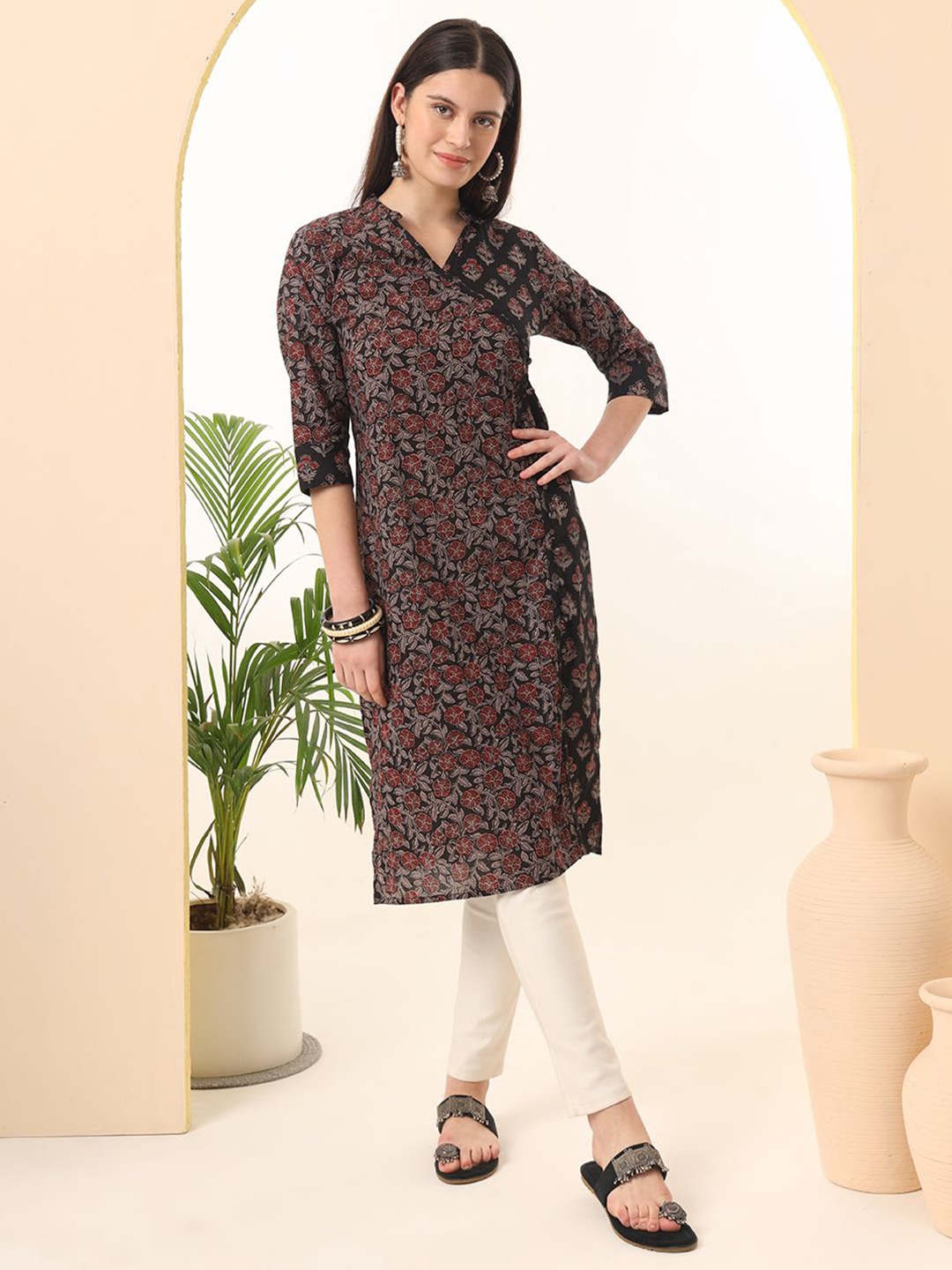 

EKISHA Printed Pure Cotton Straight Kurta, Black