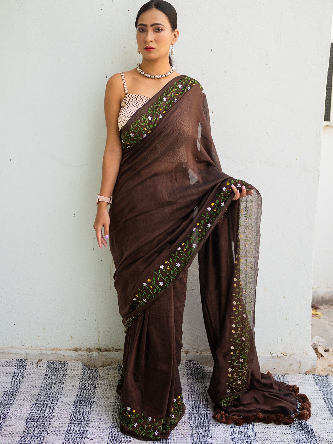 

Uttariya Floral Embroidered Pure Cotton Saree, Coffee brown