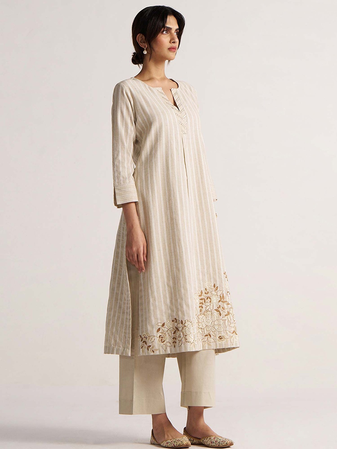 

Ganga Striped Linen Straight Kurta With Palazzos, White