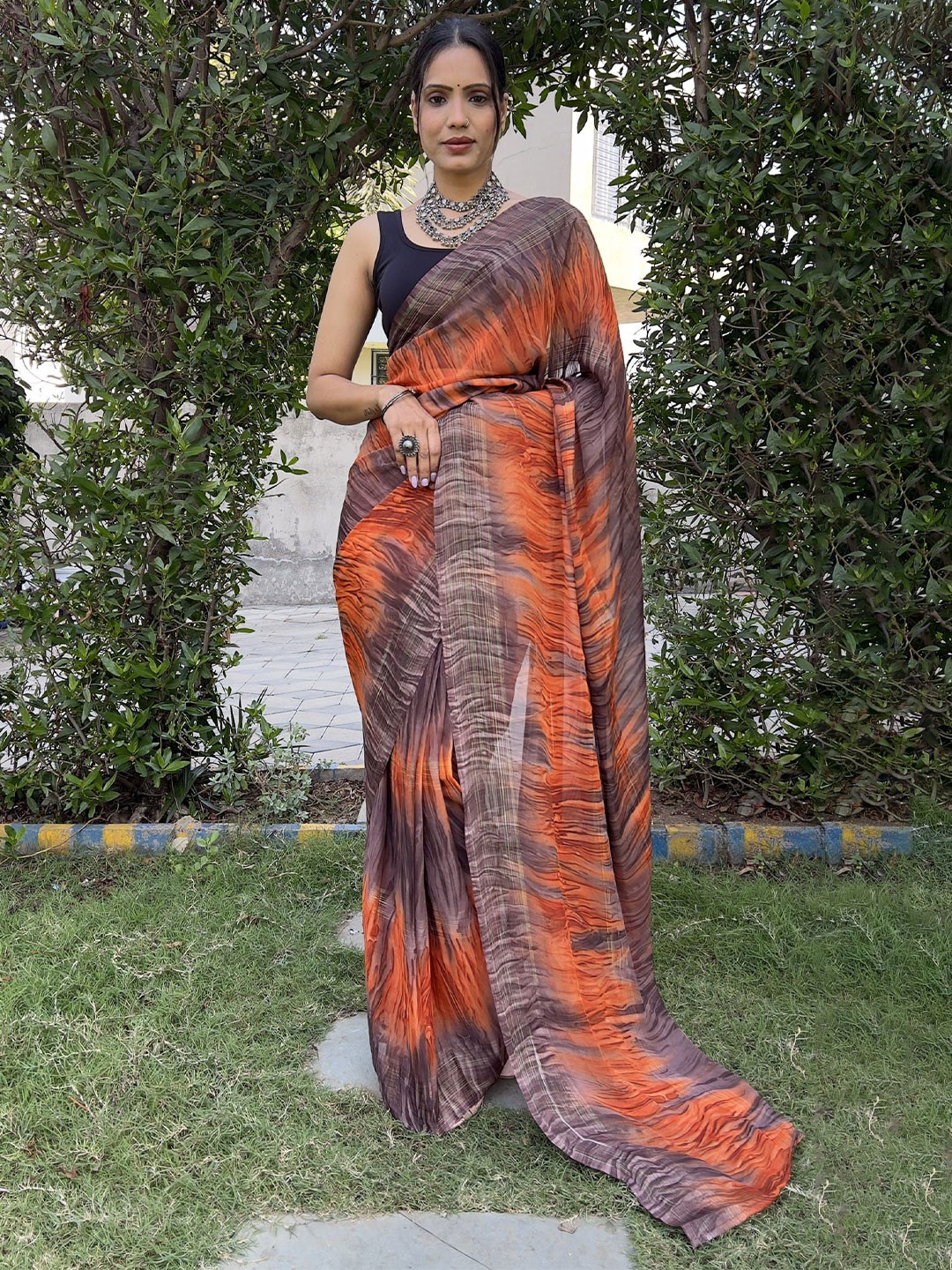 

KAYOMMI Abstract Printed Pure Chiffon Ready to Wear Saree, Orange