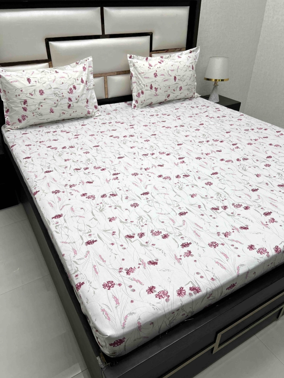 

Pure Decor Mansion White Floral Printed Pure Cotton 380 TC King Bedsheet Set 2.72 x 2.77 m