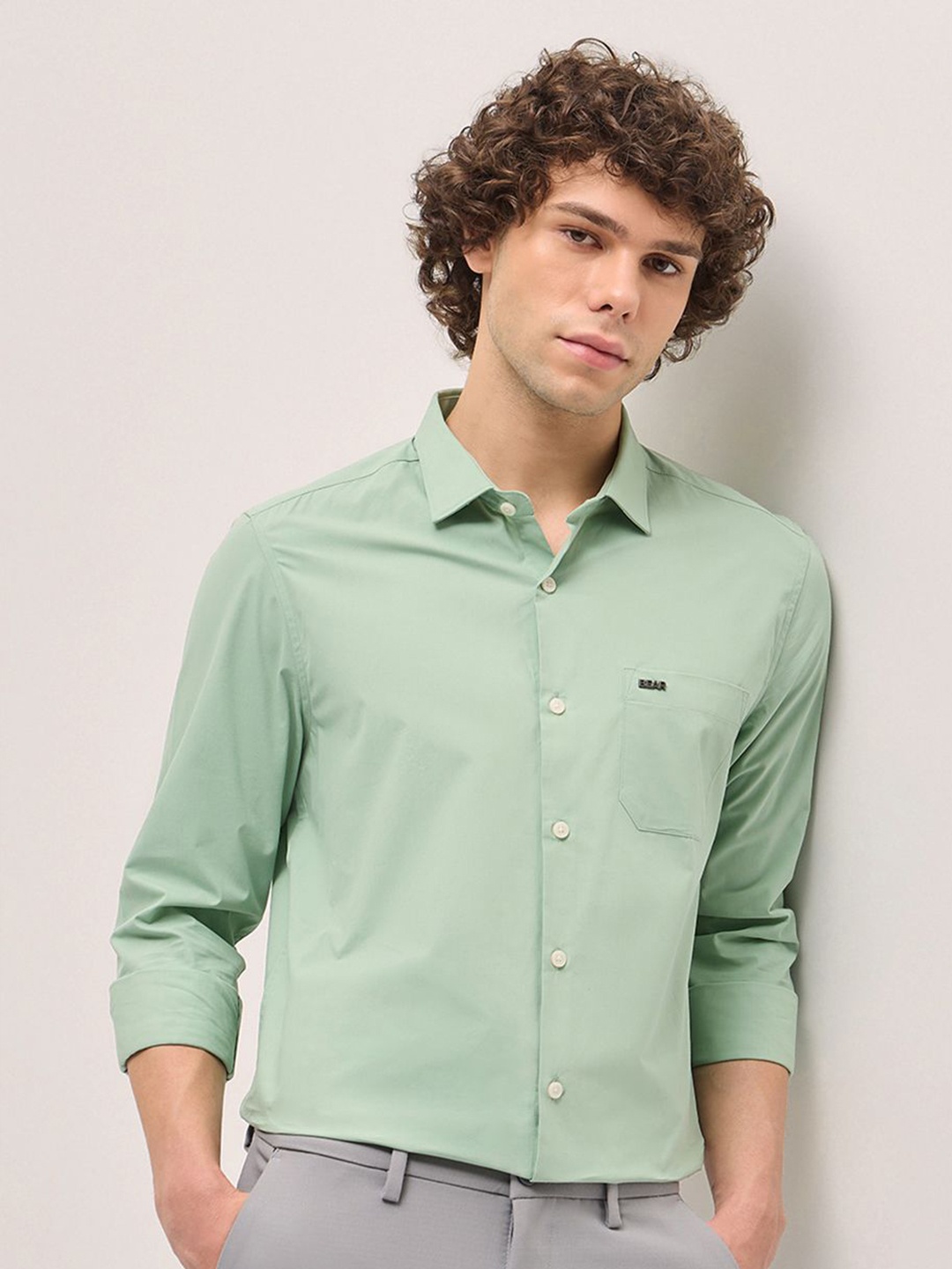 

THE BEAR HOUSE Men Spread Collar Solid Cotton Tailored Fit Formal Shirt, Green