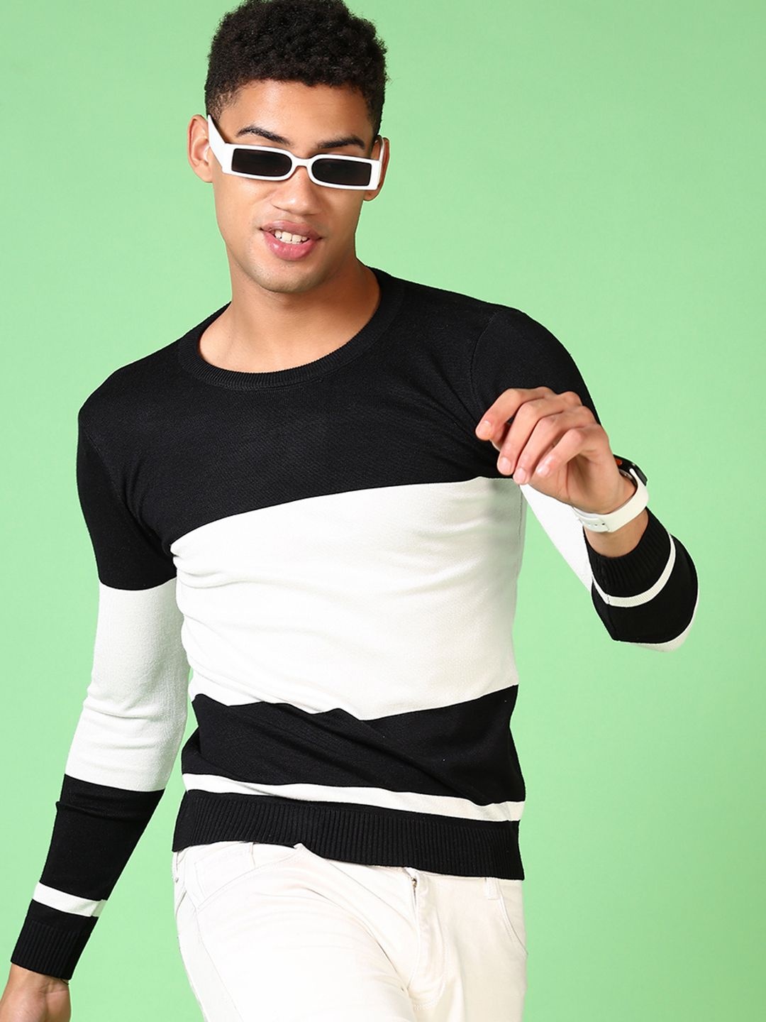 

V-Mart Men Striped Pullover, Black