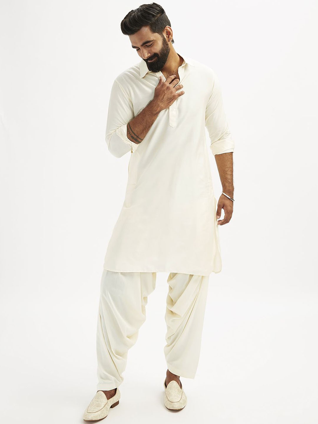 

VASTRAMAY Men Regular Kurta with Patiala, Cream