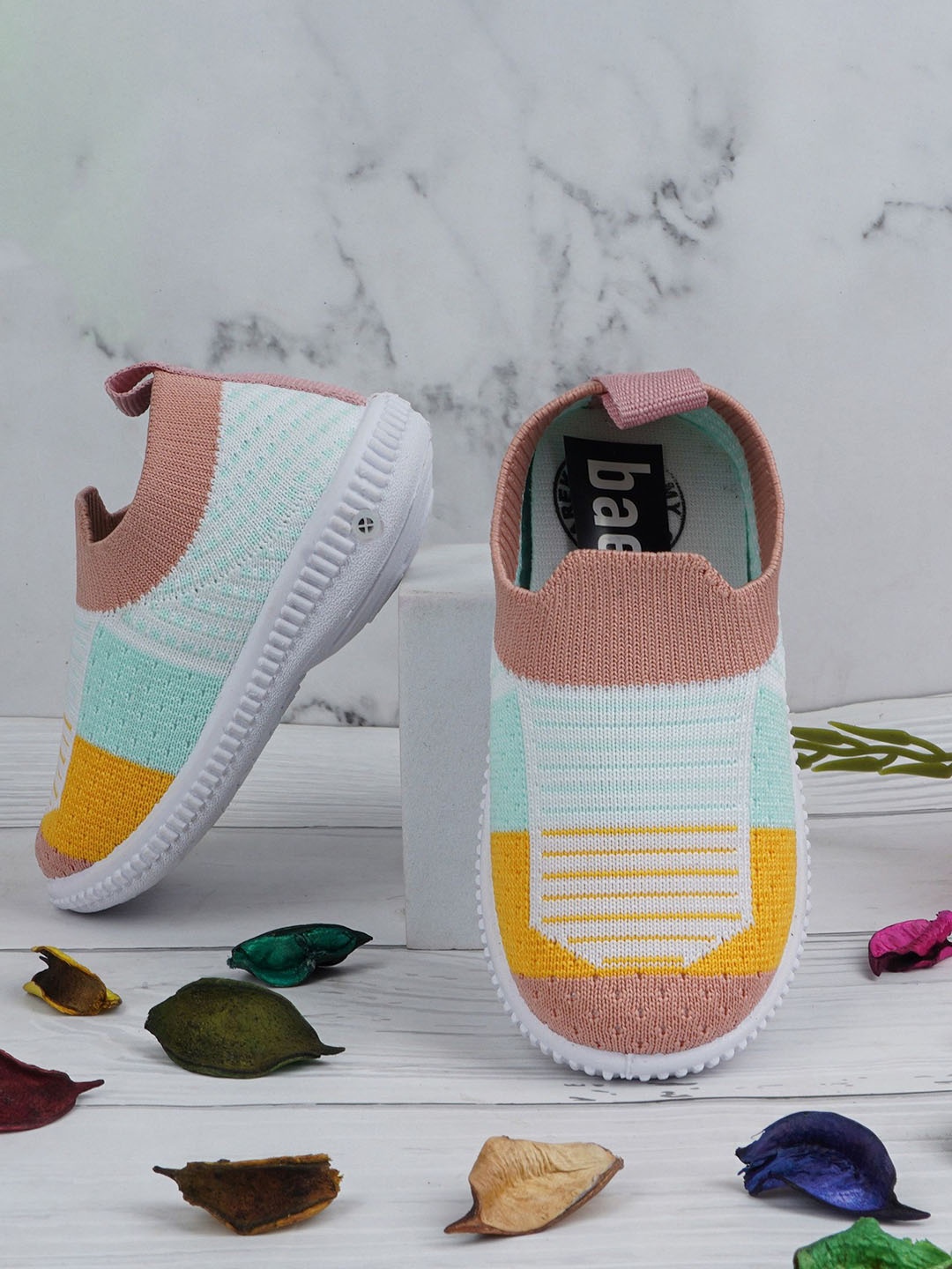 

BAESD Unisex Kids Woven Design Slip-On Sneakers, Peach