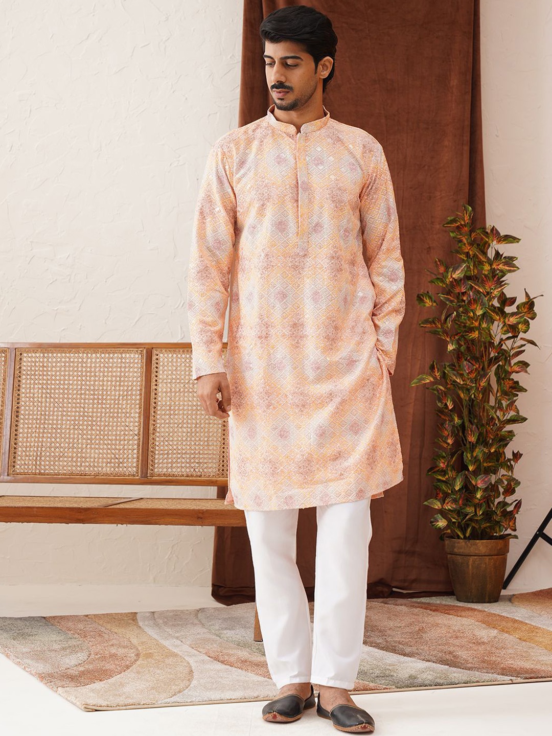 

Jompers Men Embroidered Regular Sequinned Kurta with Pyjamas, Peach