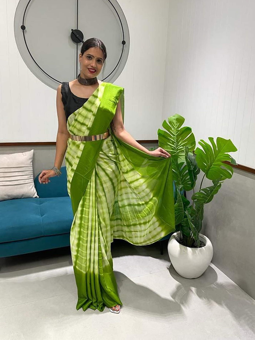 

KAYOMMI Tie and Dye Printed Ready to Wear Saree, Green