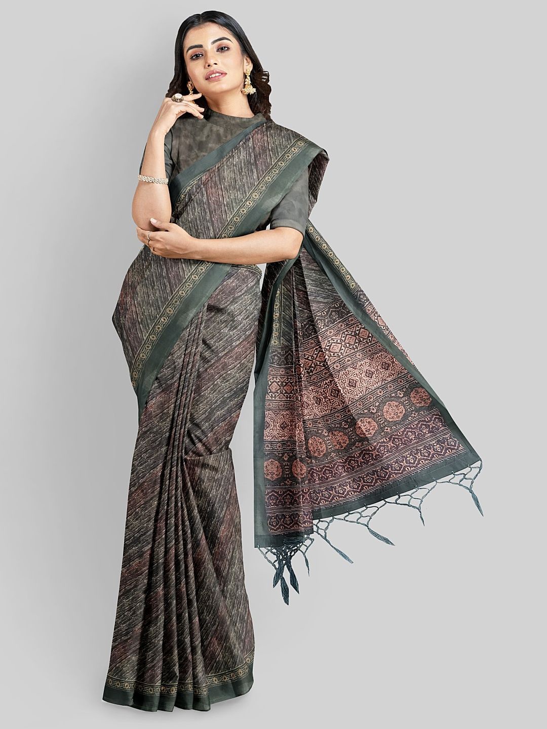 

Avyay Creation Leheriya Chanderi Saree, Olive