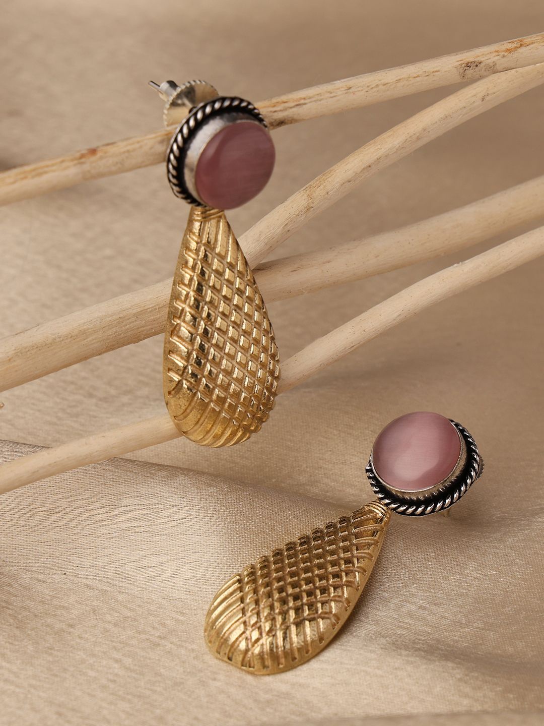 

VENI Contemporary Drop Earrings, Pink