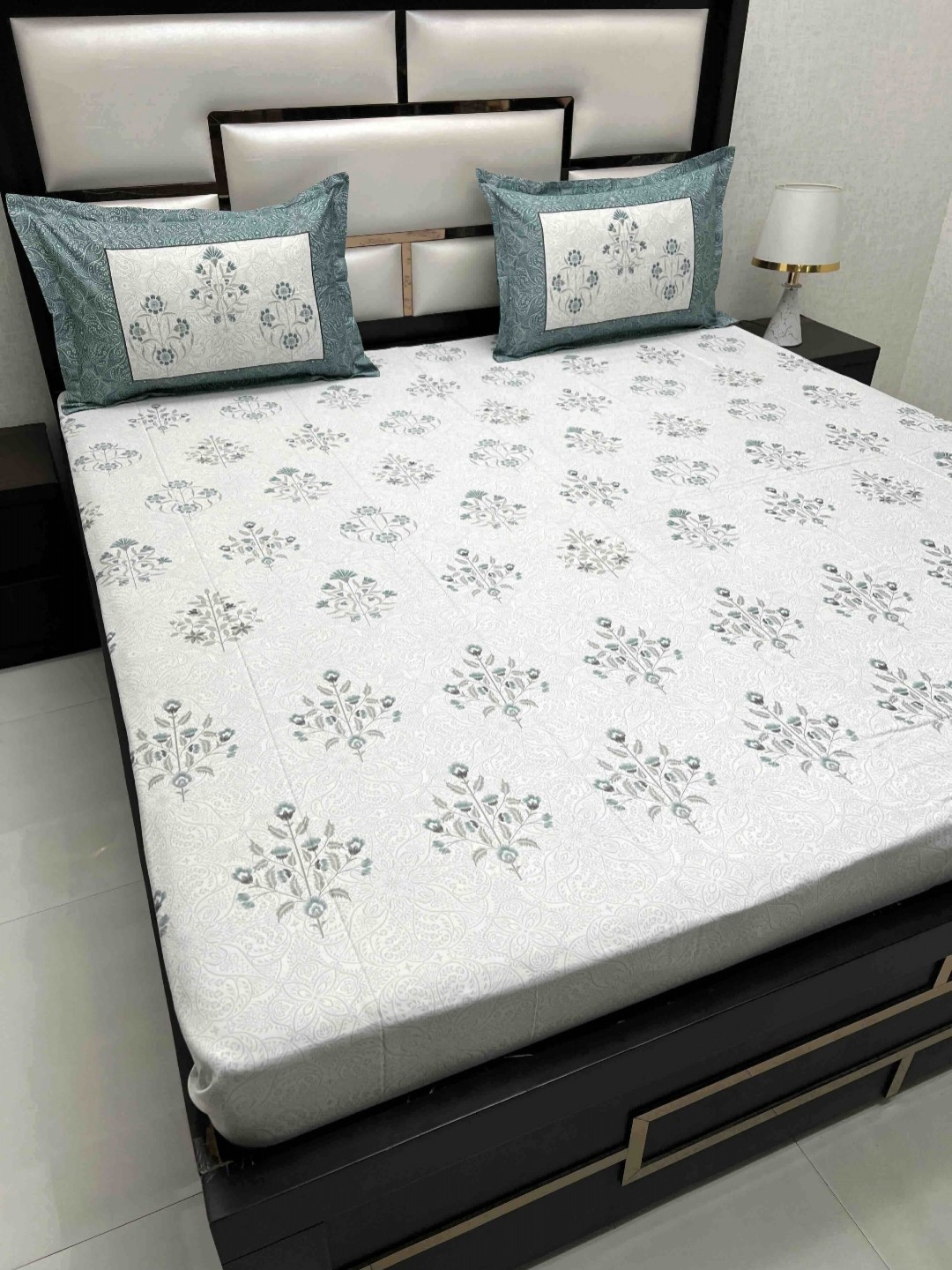 

Pure Decor Green & Grey Floral 250 TC King Bedsheet with 2 Pillow Covers