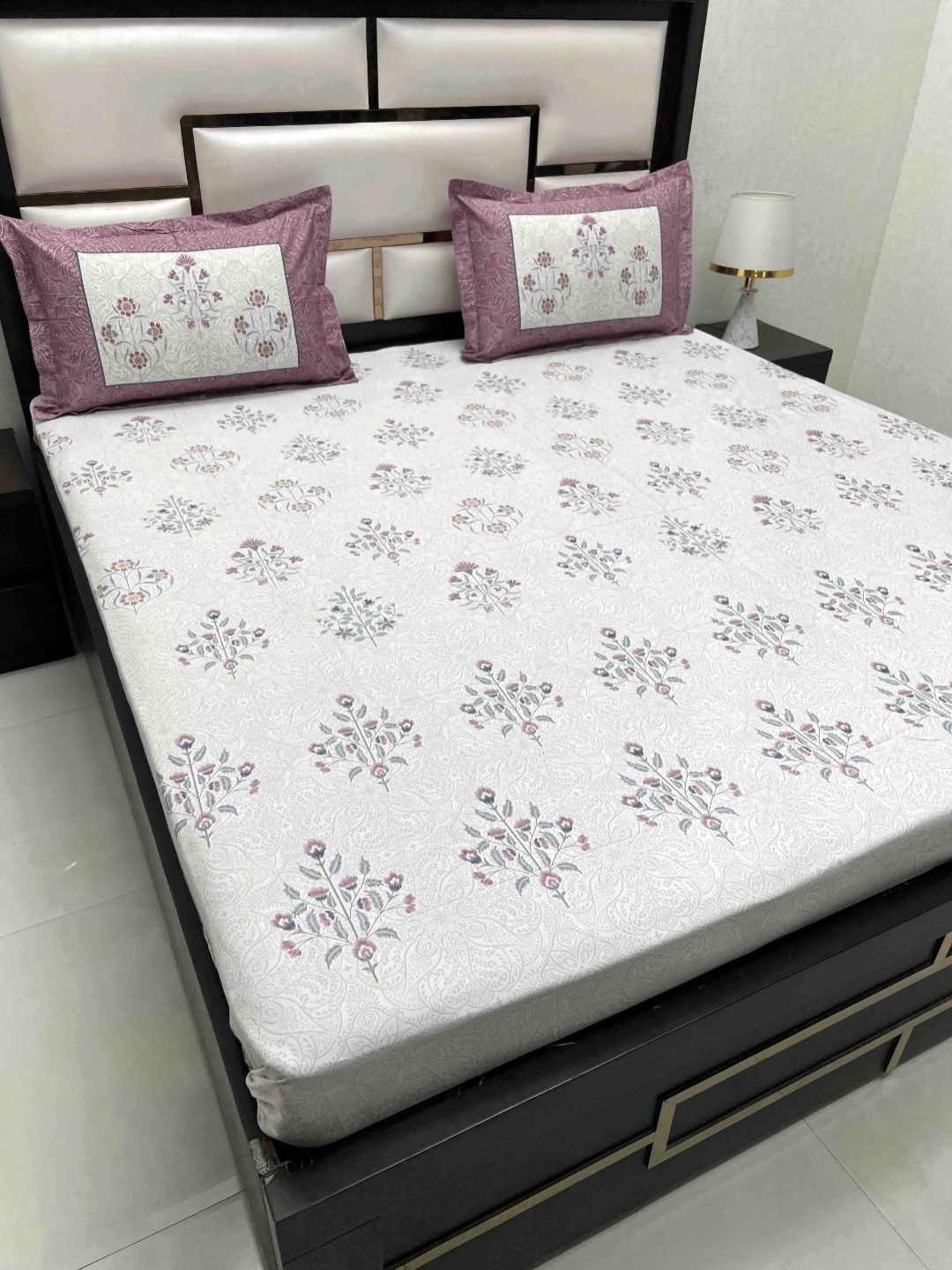 

Pure Decor Maroon & White Floral 330 TC King Bedsheet with 2 Pillow Covers