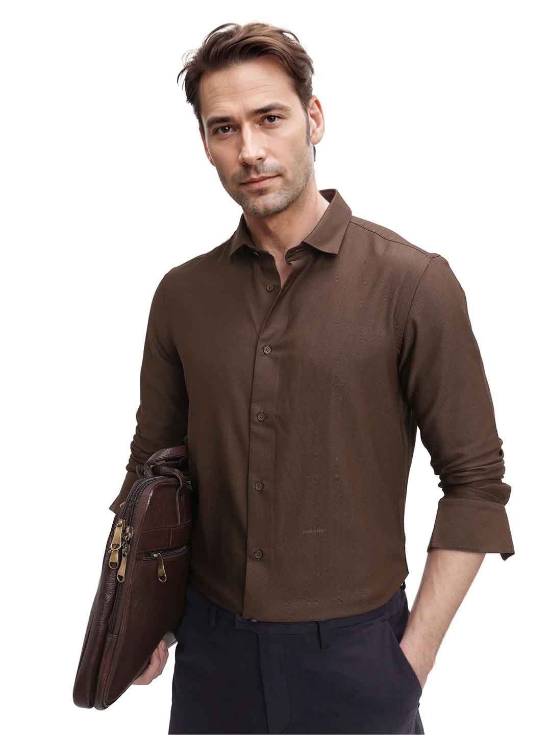 

RARE RABBIT Men Comfort Fit Spread Collar Solid Casual Shirt, Brown