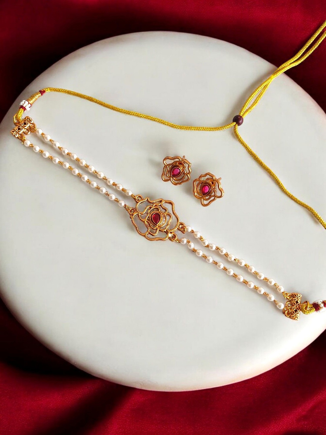 

Pihtara Jewels Gold-Plated Stone Studded & Beade Jewellery Set