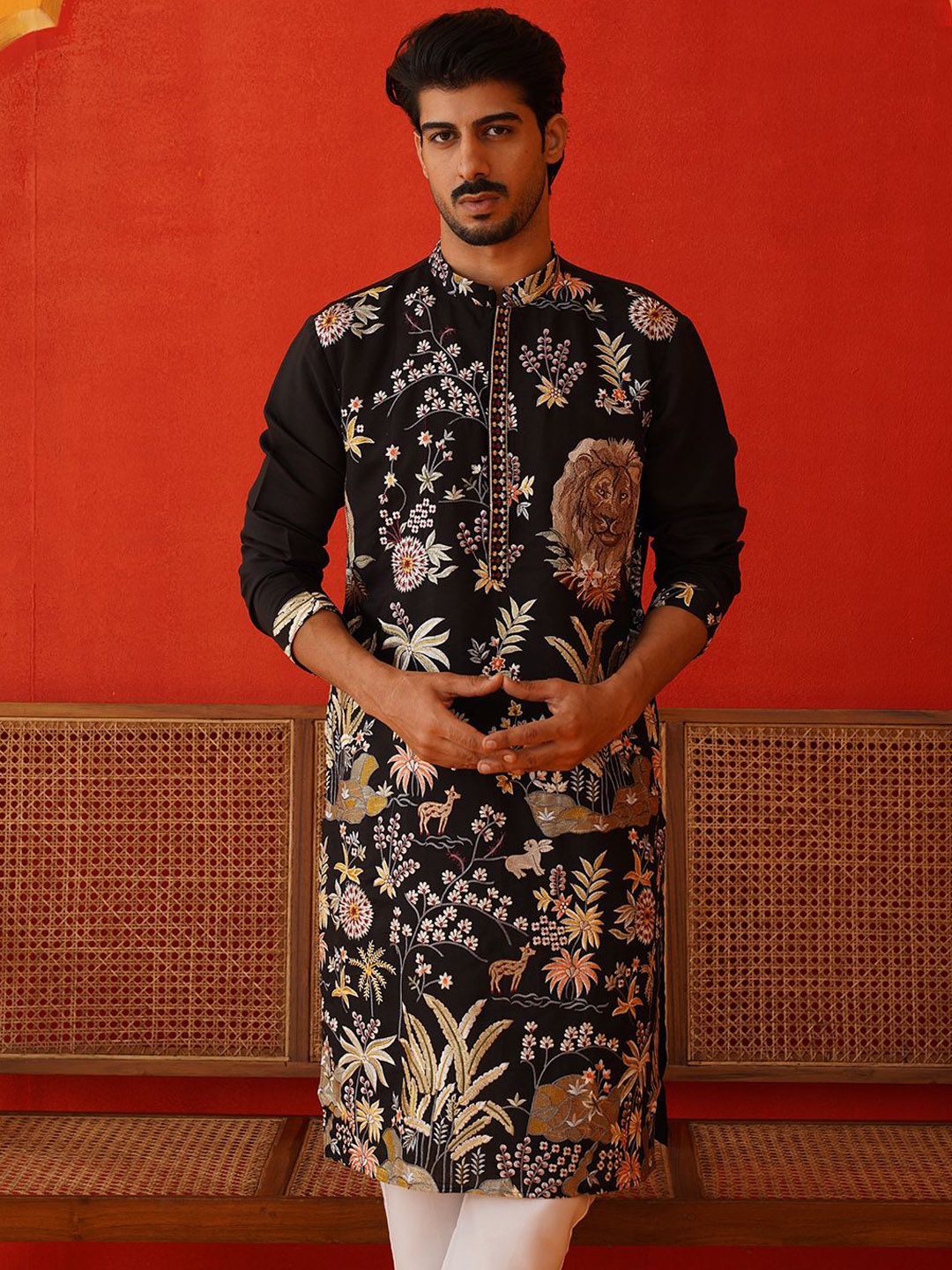 

Jompers Men Embroidered Chikankari Kurta, Brown