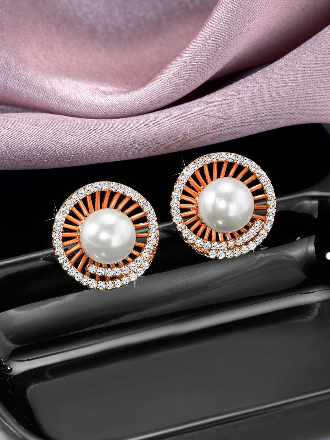 

Peora Contemporary Studs Earrings, Rose gold