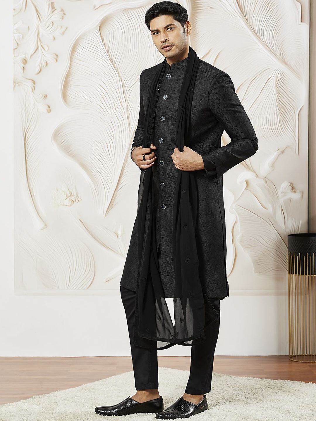 

VASTRAMAY Embroidered Slim-Fit Sherwani Set, Black