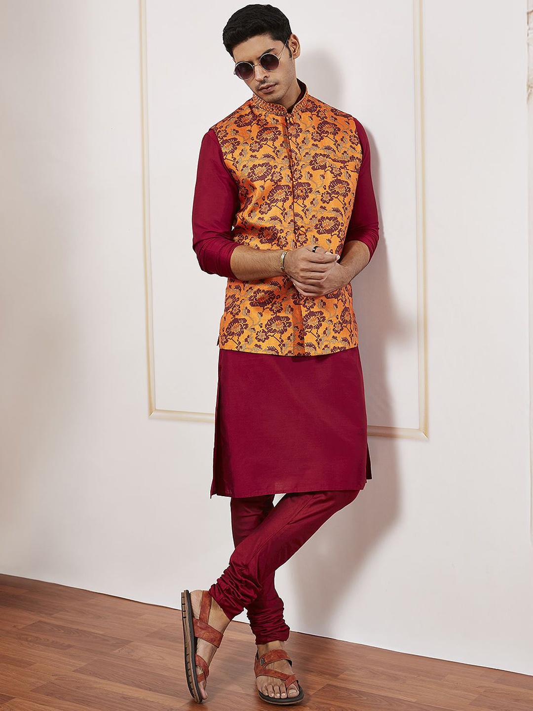 

VASTRAMAY Men Printed Regular Kurta with Churidar, Rust