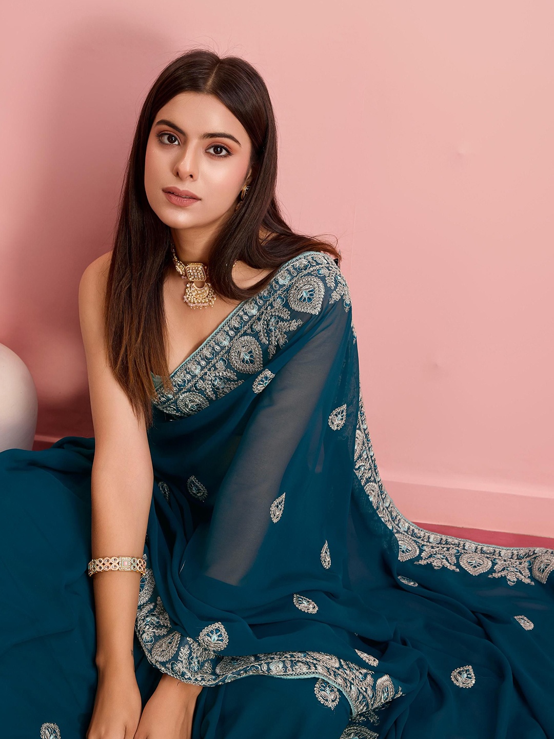 

HERE&NOW Embroidered Sequinned Saree, Teal