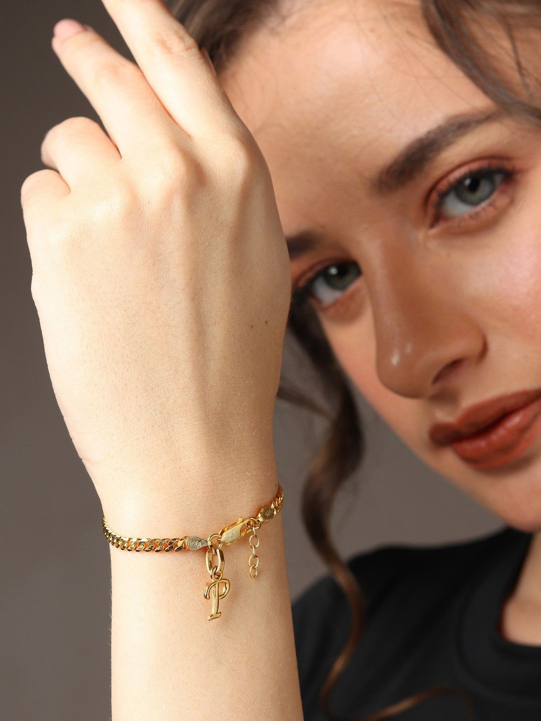 

AKSHAT SAPPHIRE Women Sterling Silver Gold-Plated Charm Bracelet