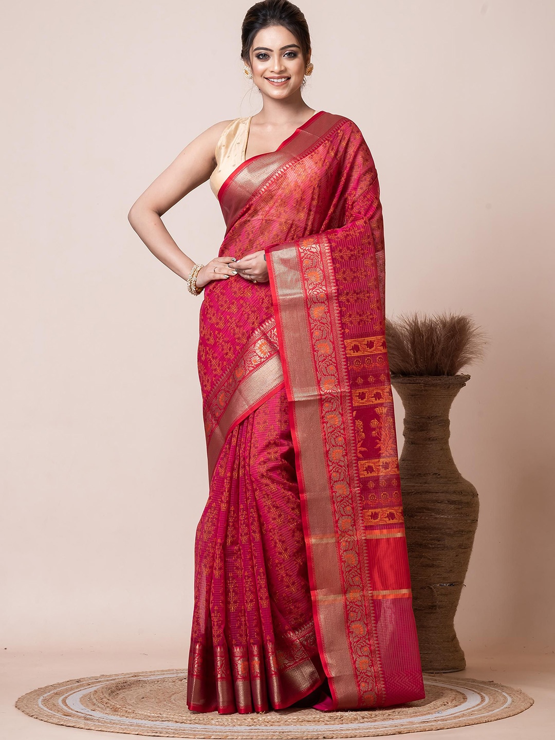 

VIBHAVARI Ethnic Motifs Printed Zari Saree, Pink