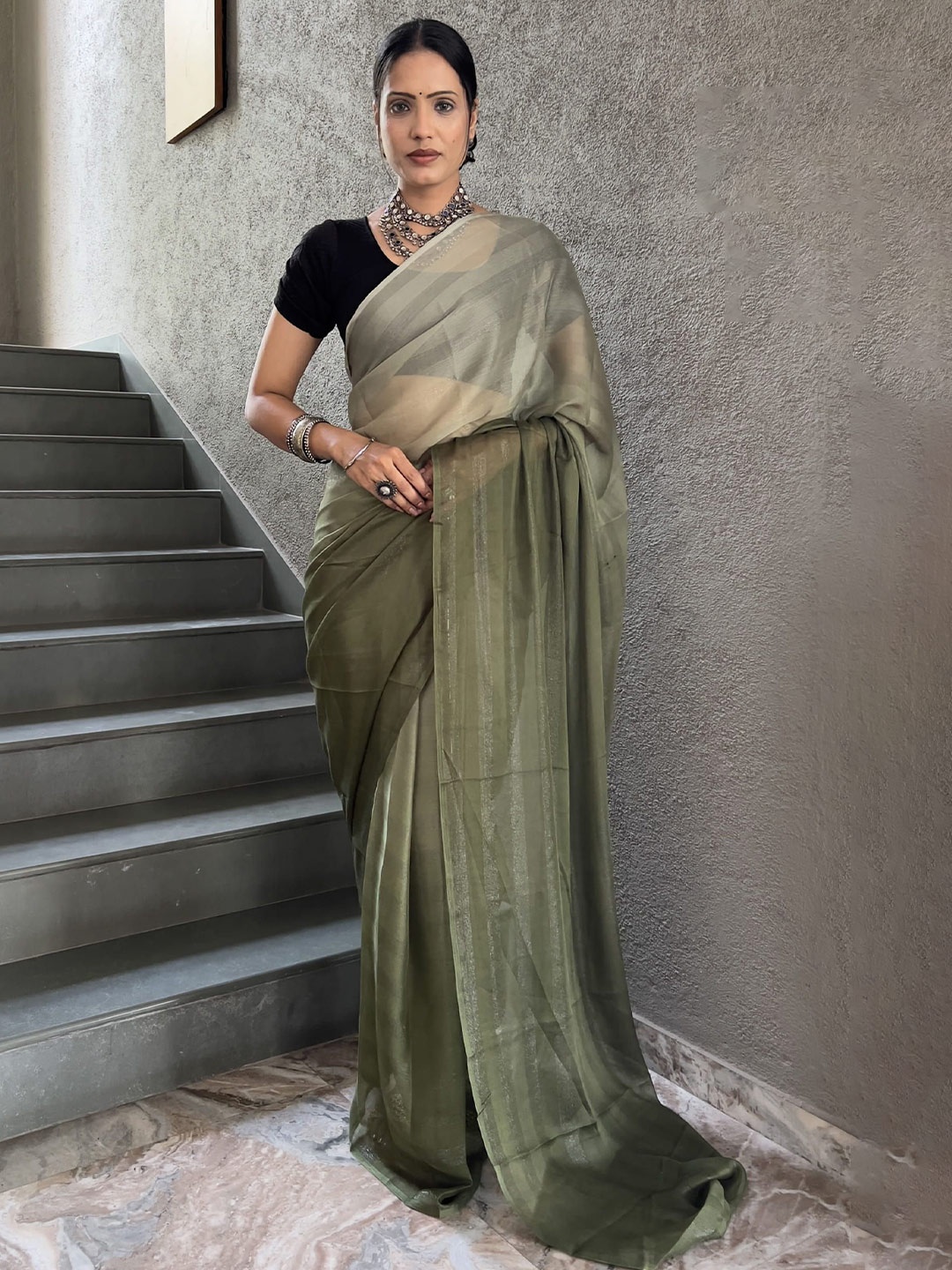 

KAYOMMI Striped Pure Chiffon Ready to Wear Saree, Green