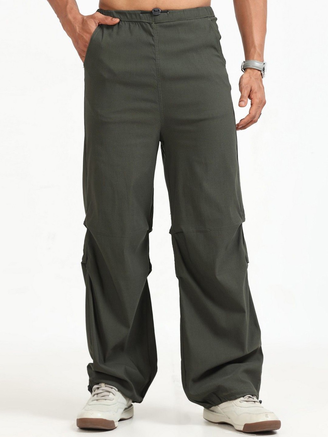 

NEVER NEUD Men Loose Fit Oversized Baggy Parachute Trousers, Olive