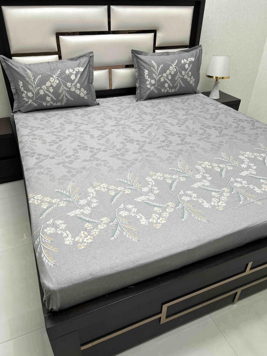 

Pure Decor Grey & White Floral King Bedsheet with 2 Pillow Covers