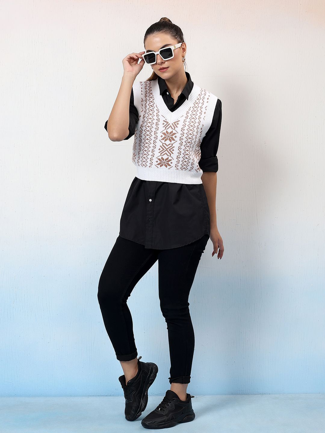 

Kotty Women Crop Sweater Vest, White