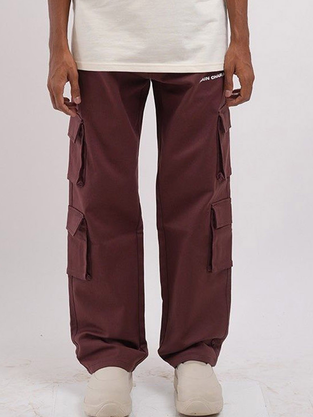 

Main Character India Unisex Relaxed Fit Low Distress Stretchable Jeans, Maroon