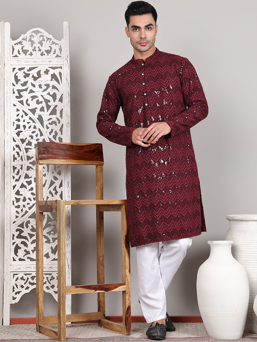 

Jompers Men Embroidered Regular Sequinned Kurta with Pyjamas, Maroon