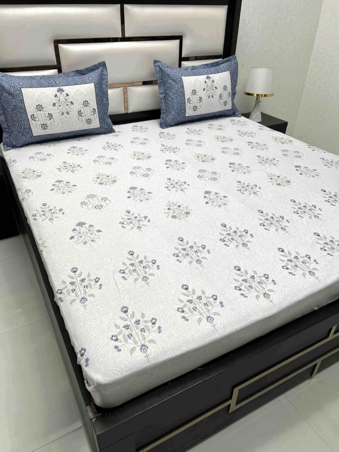 

Pure Decor Blue & White Floral 350 TC King Bedsheet with 2 Pillow Covers