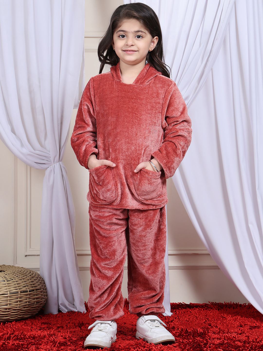 

NEUDIS Girls Hooded Sweatshirt & Trousers Clothing Set, Rust