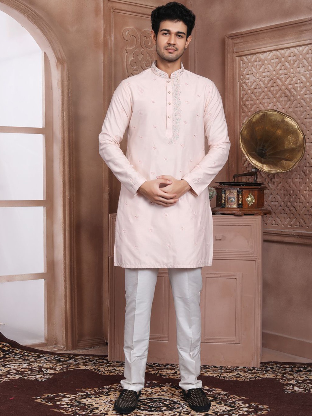 

EVASTRO Floral Embroidered Mandarin Collar Sequinned Pure Cotton Straight Kurta & Pyjama, Peach