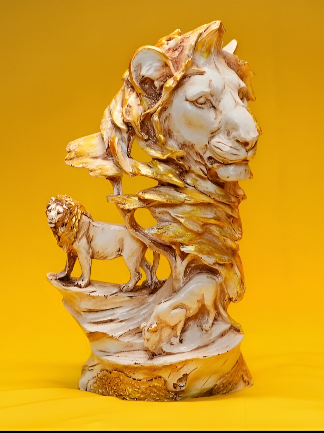 

Vrinban International Gold-Toned & White Lion Family Figurine Showpiece