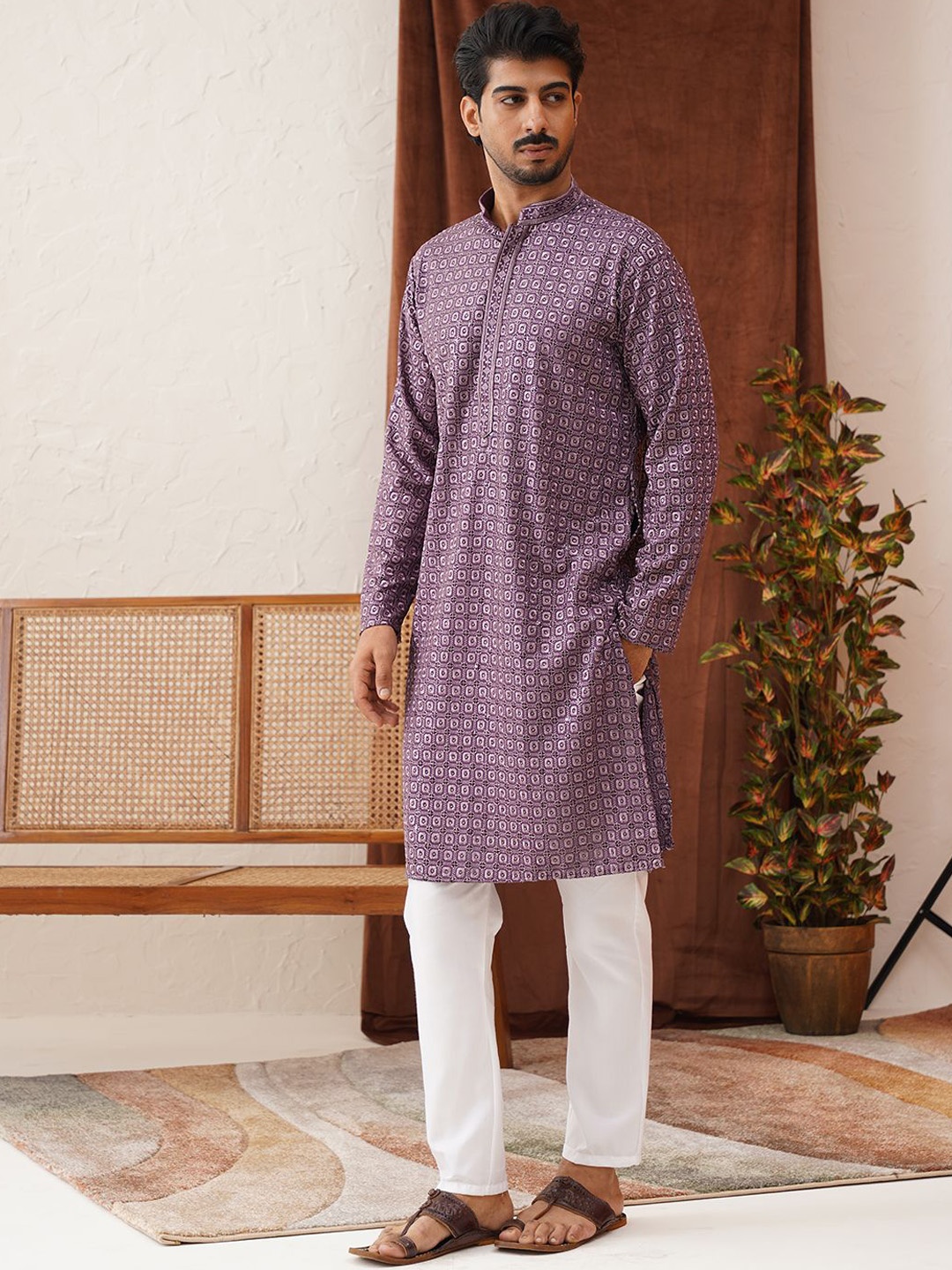 

Jompers Men Embroidered Regular Sequinned Kurta with Pyjamas, Purple