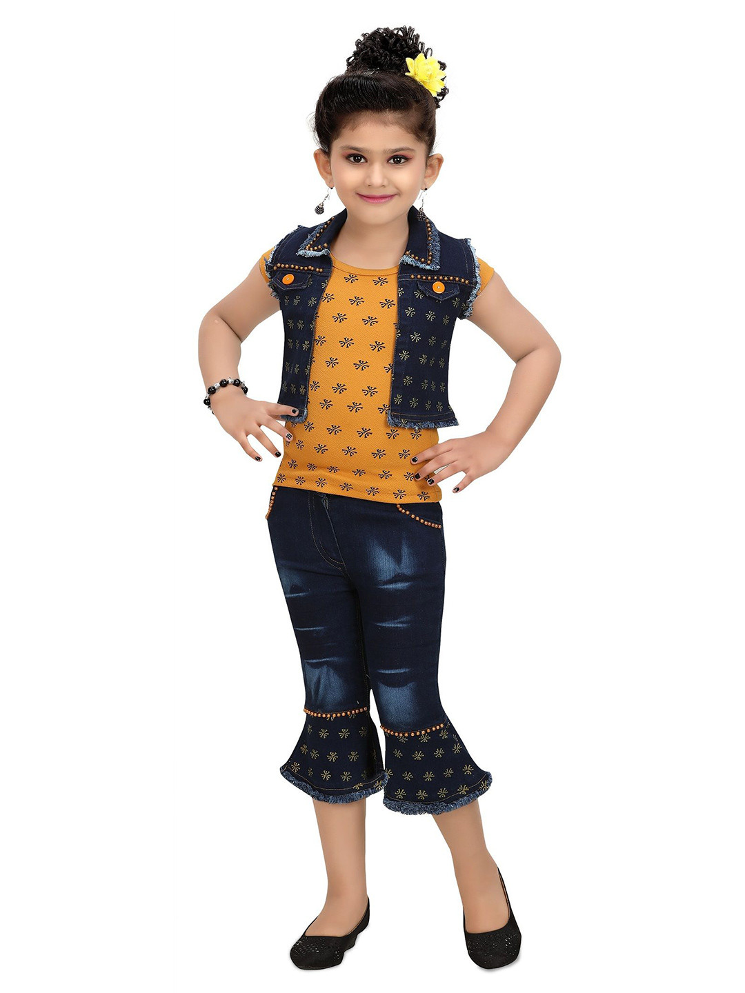 

Arshia Fashions Girls Printed Top with Capris, Yellow