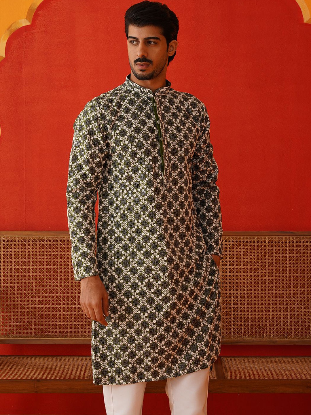 

Jompers Men Geometric Embroidered Sequinned Kurta, Olive