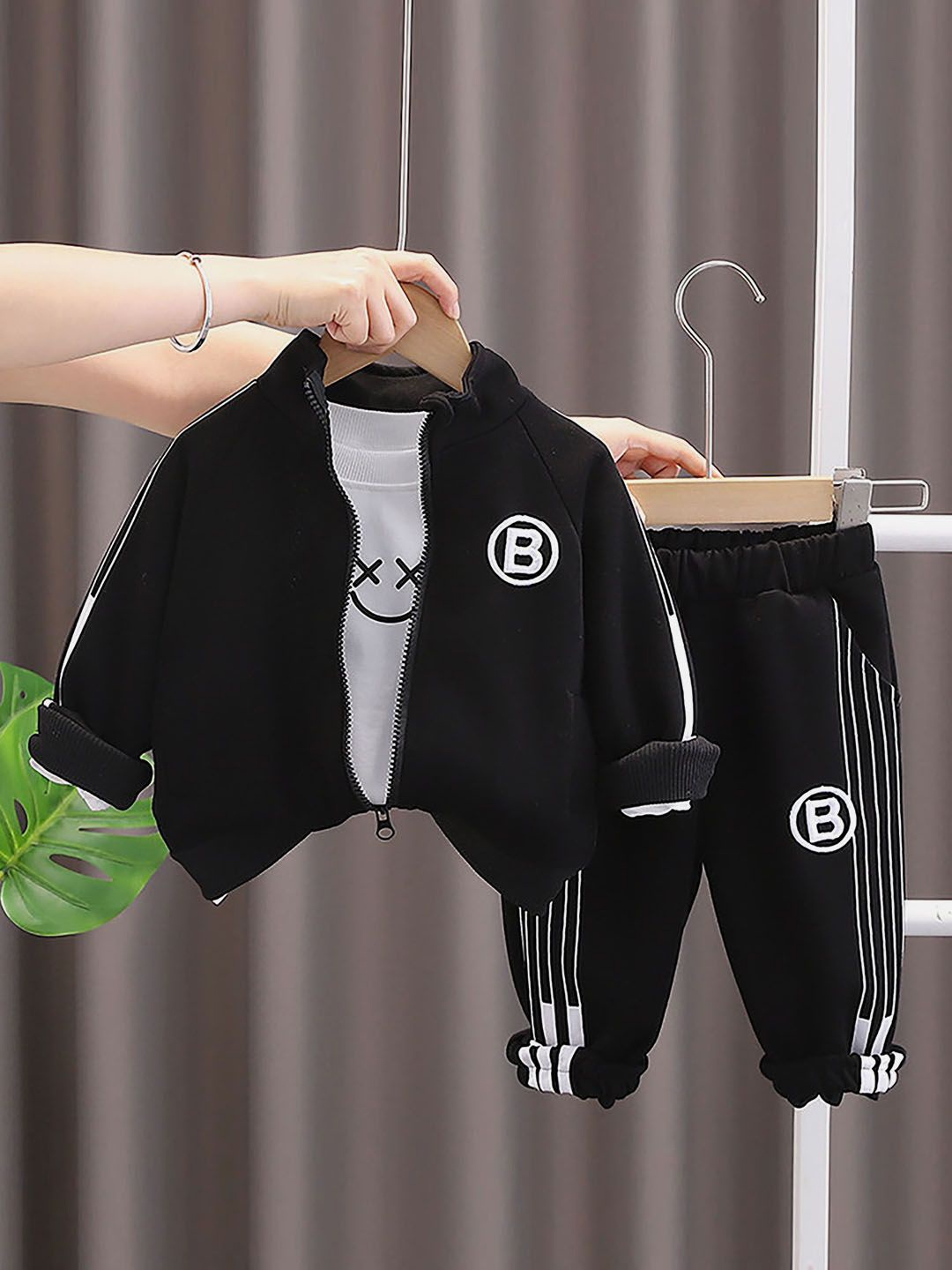 

Little Surprise Box LLP Kids Printed Jacket T-Shirt & Joggers Clothing Set, Black