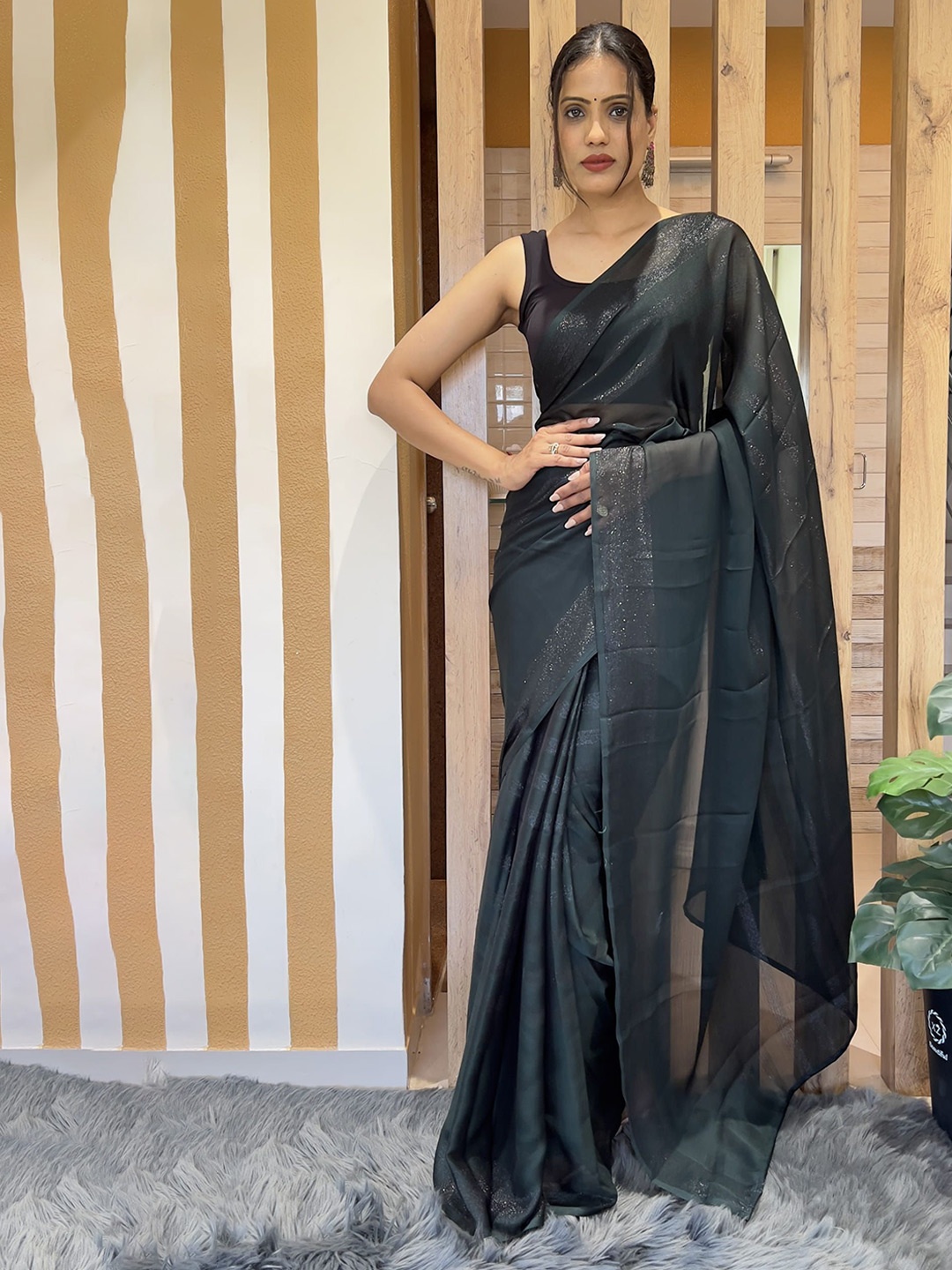 

KAYOMMI Striped Pure Chiffon Ready to Wear Saree, Black