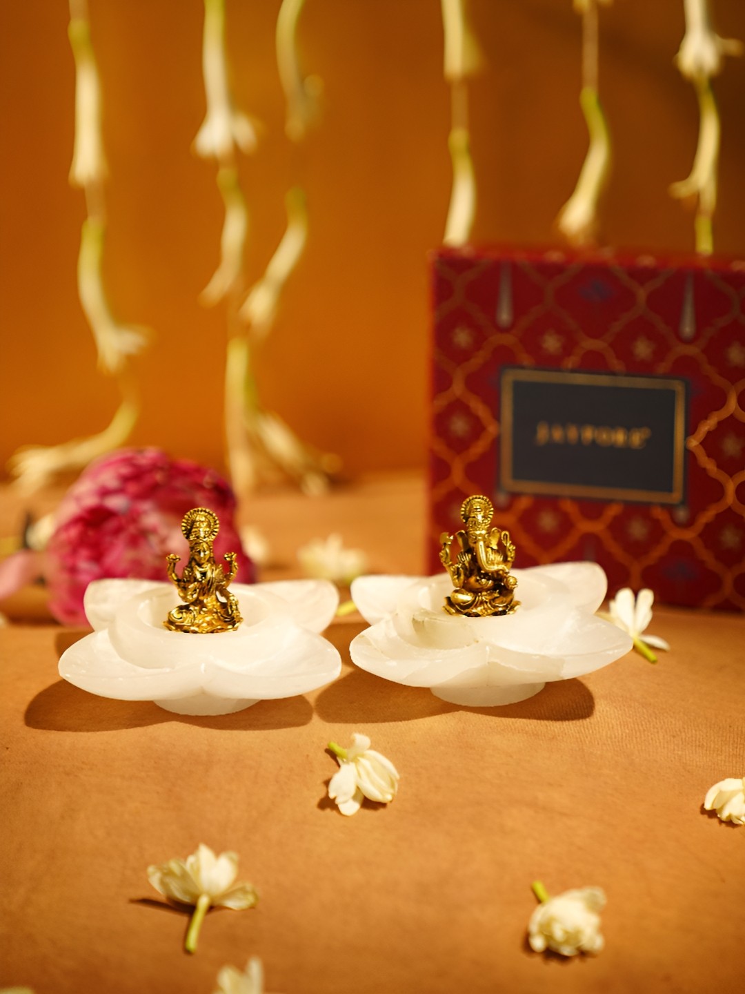 

JAYPORE Gold-Toned Religious Idol Showpiece