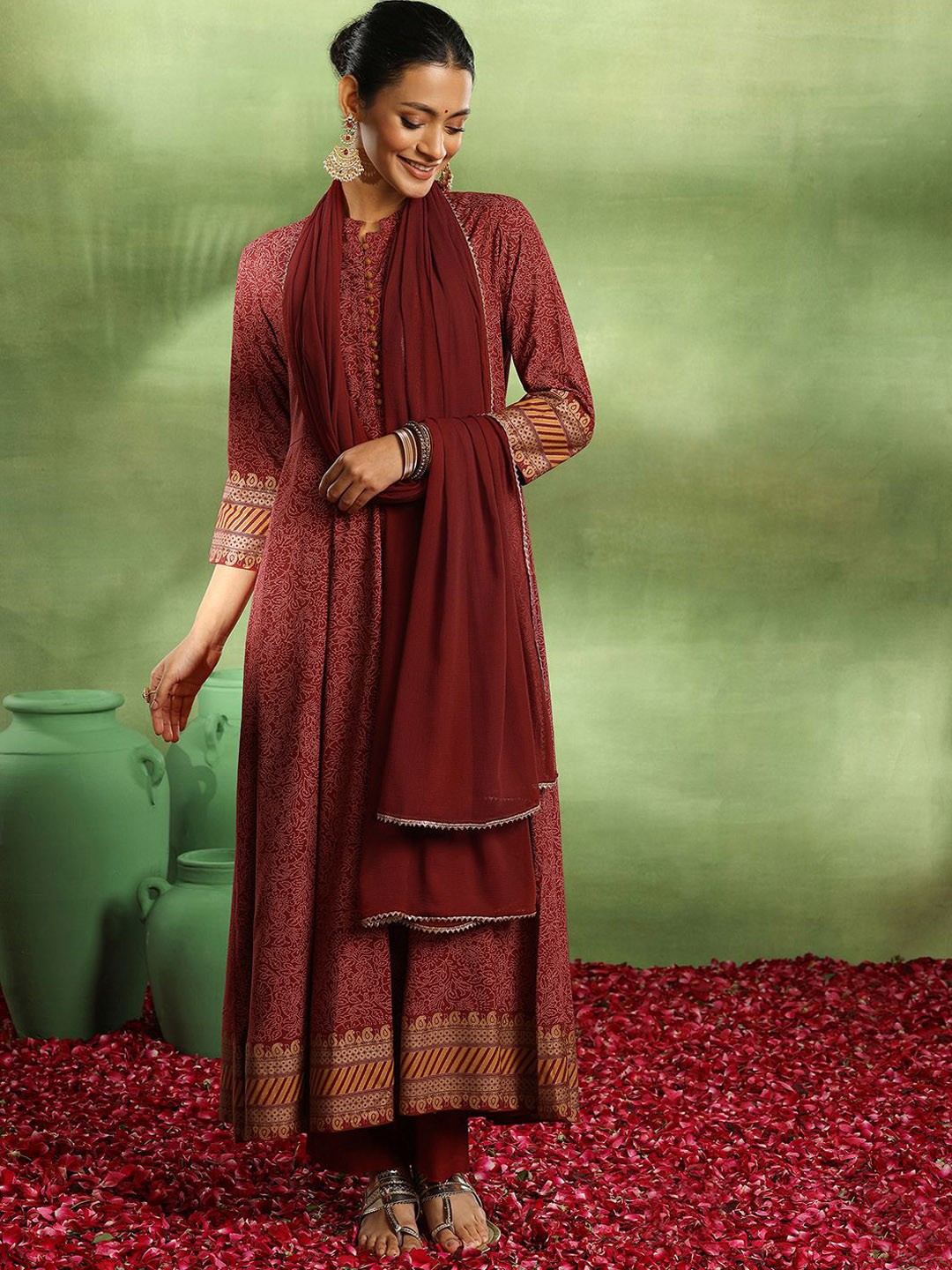 

Libas Floral Printed Pleated Kurta with Trouser & Dupatta, Maroon