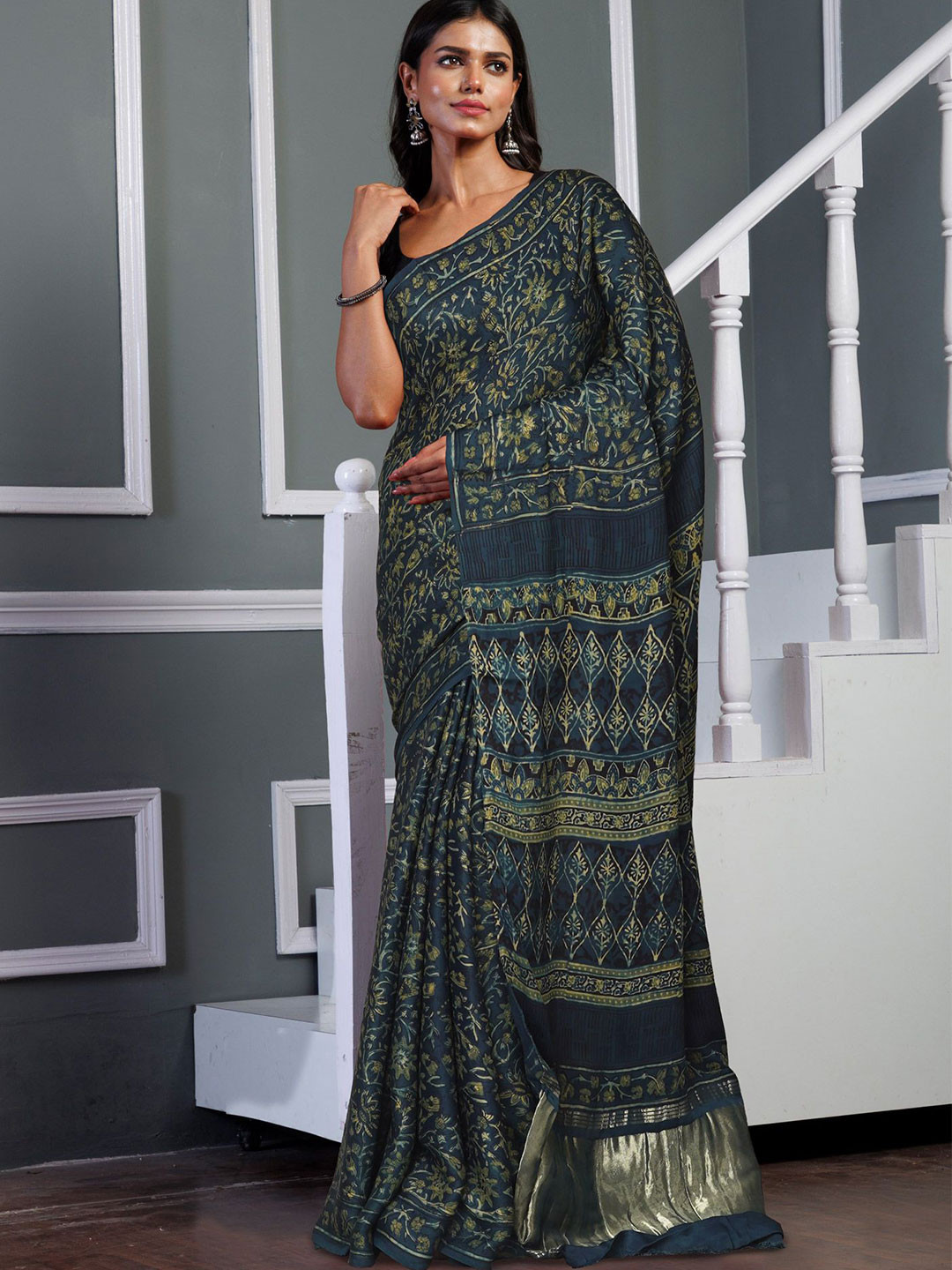 

Unnati Silks Floral Pure Silk Handloom Block Print Saree, Blue